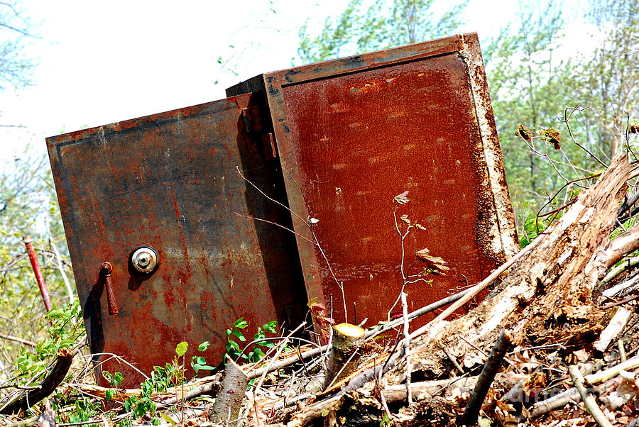 Why Do Some Safes Rust?